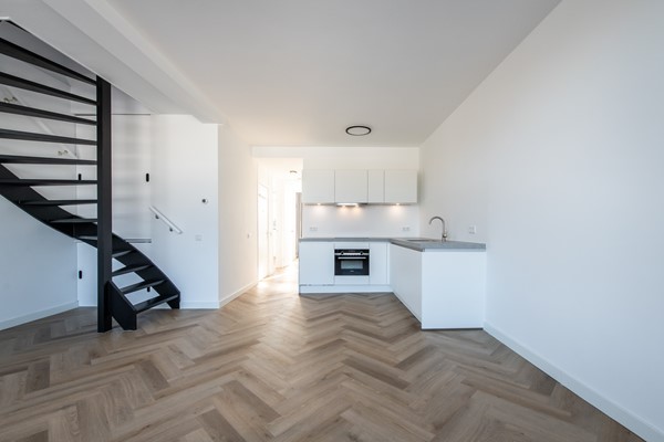 Medium property photo - Haarlemmerweg 55-3, 1051 KP Amsterdam